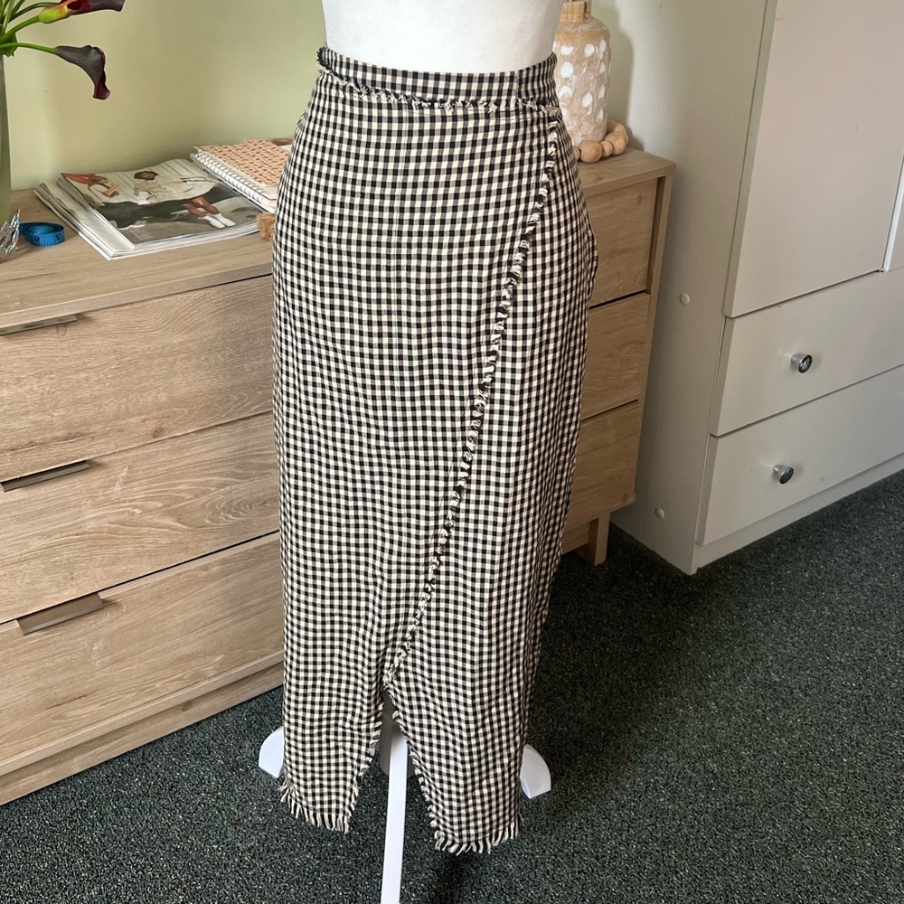 DRESS BLANK Checkered Plaid Midi Modest High-Waist Front Slit Frayed Hem Skirt L